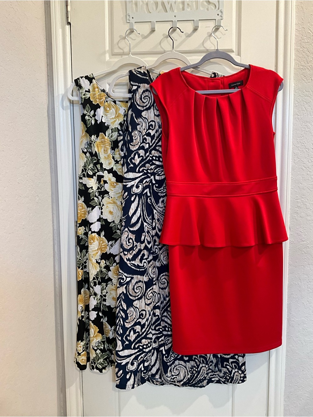 * 3 Dress Bundle Women Size [10]
Mixed Styles Casual Work